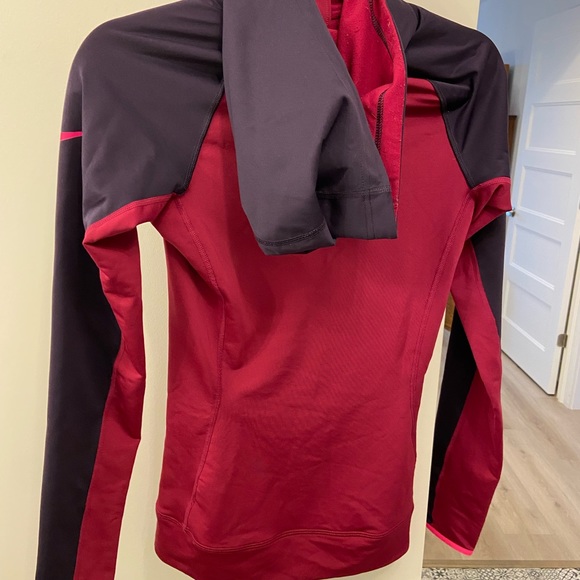 Nike Dri Fit Sweater with Hoodie - Picture 2 of 4